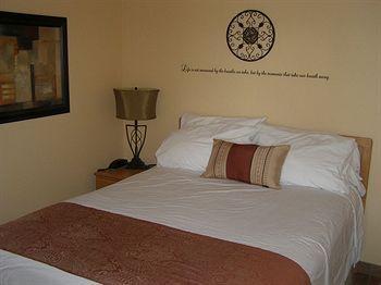 Desert Surfside Waterfront Accommodations Osoyoos Eksteriør bilde