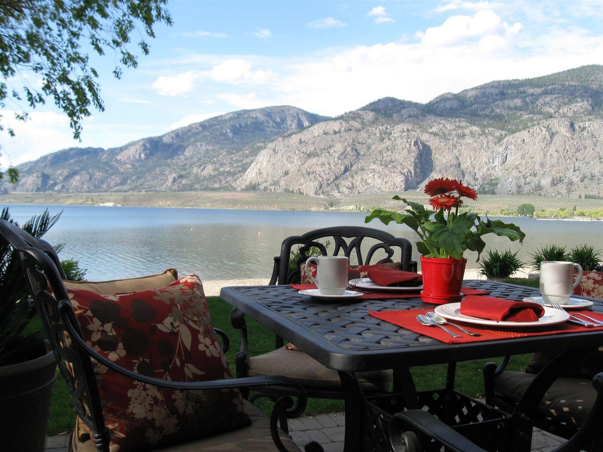 Desert Surfside Waterfront Accommodations Osoyoos Eksteriør bilde